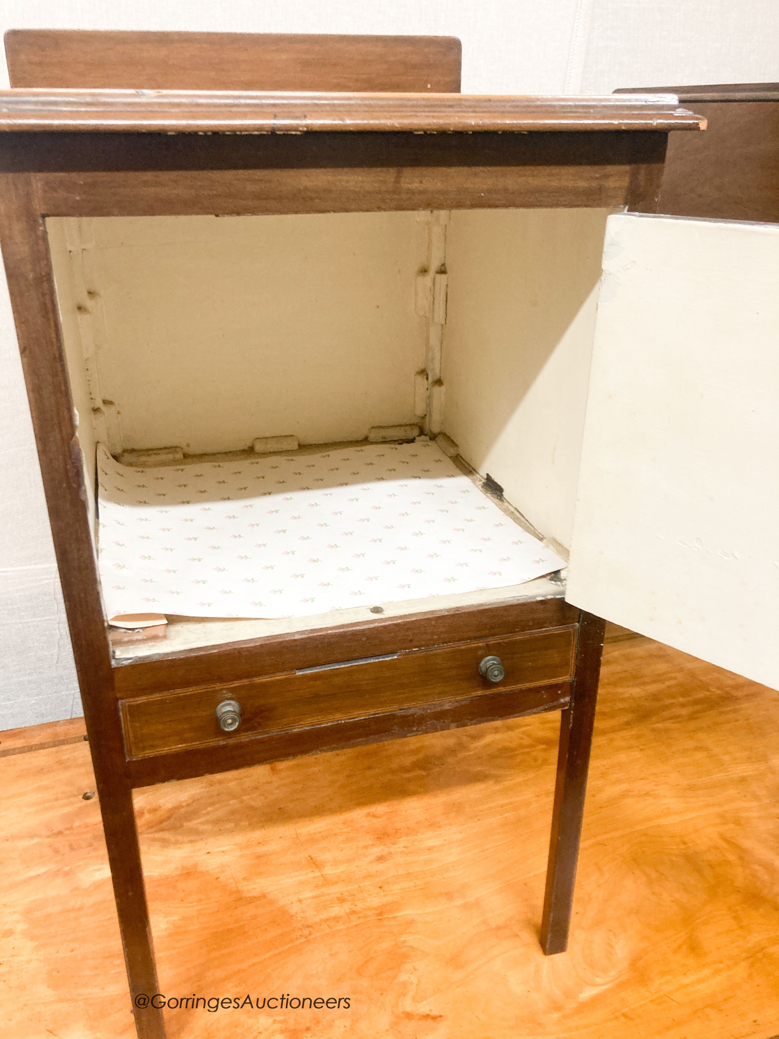 An Edwardian inlaid mahogany bedside cabinet, width 39cm, depth 40cm, height 75cm